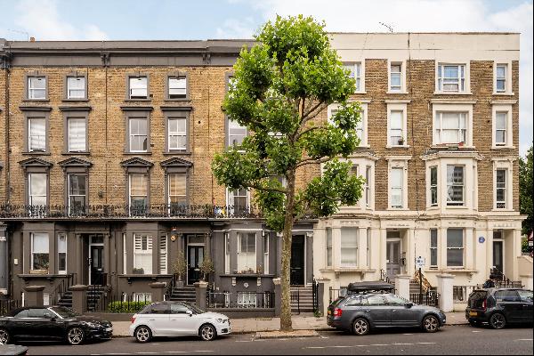 A beautiful three bedroom apartment with outdoor space in Notting Hill