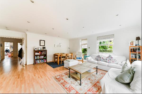2 bedroom, 2 bathroom apartment to rent in NW3 with private underground parking and a larg