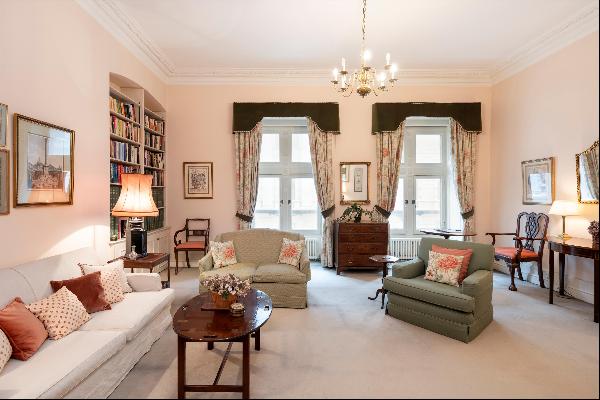 A fantastic two bedroom flat situated on the first floor in Whitehall Court.
