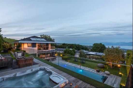 Luxurious contemporary property with panoramic views