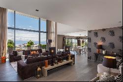 Luxurious contemporary property with panoramic views