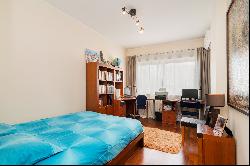 Flat, 4 bedrooms, for Sale