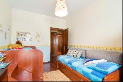 Flat, 4 bedrooms, for Sale