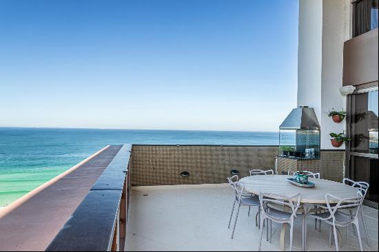 Oceanfront apartment at Posto 4 in Barra da Tijuca