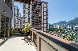 Oceanfront apartment at Posto 4 in Barra da Tijuca