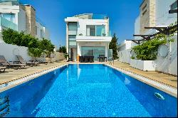 Five Bedroom Villa by the Sea in Protaras