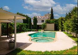 Luxury Villa with Six Bedrooms In Aradippou, Larnaca