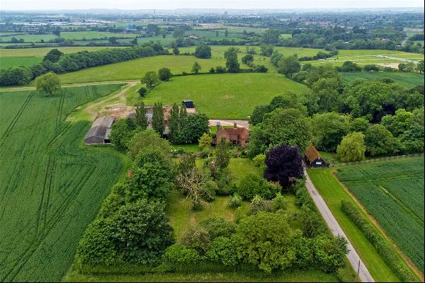 Risborough Road, Terrick, Aylesbury, Buckinghamshire, HP17 0UA