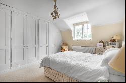 Bay Lodge, Hampton Court Road, East Molesey, Surrey, KT8 9DA