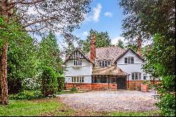 Botany Hill, The Sands, Farnham, Surrey, GU10 1LZ