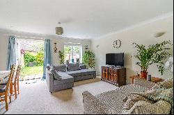 Kingham Place, Farnham, Surrey, GU9 7AR