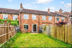 Kingham Place, Farnham, Surrey, GU9 7AR