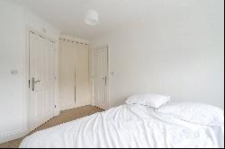 Kingham Place, Farnham, Surrey, GU9 7AR