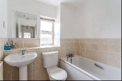 Kingham Place, Farnham, Surrey, GU9 7AR