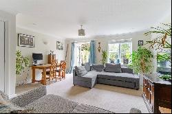 Kingham Place, Farnham, Surrey, GU9 7AR