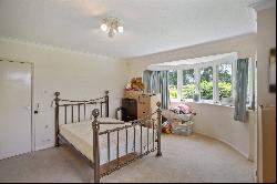 Holly Lane, Harpenden, Hertfordshire, AL5 5DY