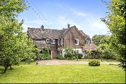 Stonecross Lane, Lindfield, Haywards Heath, West Sussex, RH16 2QU