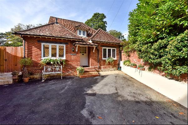 Henley Road, Marlow, Buckinghamshire, SL7 2DQ