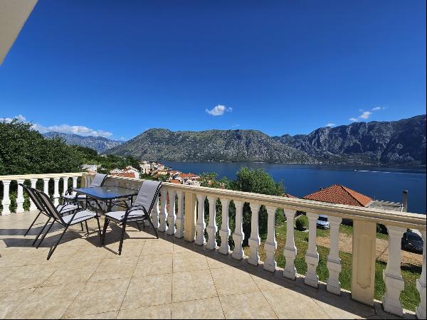 Family House With Open Bay VIews, Kotor -Prcanj, Montenegro, R2327