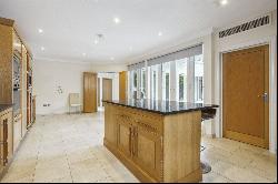 Dorchester Mansions, Cross Road, Sunningdale, Berkshire, SL5 9SG