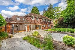 Chanctonbury Drive, Sunningdale, Ascot, Berkshire, SL5 9PT