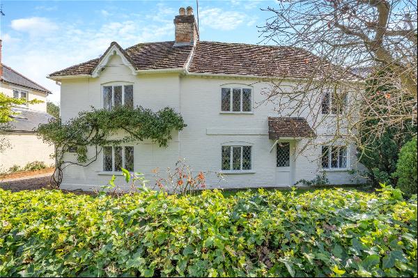 Blacknest Gate Road, Ascot, Berkshire, SL5 0PT