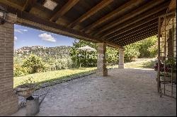 Villa with panoramic views of the Umbrian hills