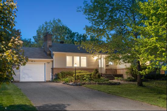 Charming Bungalow in Faircrest Heights