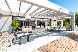 Contemporary 5-bedroom villa for rent in Mougins