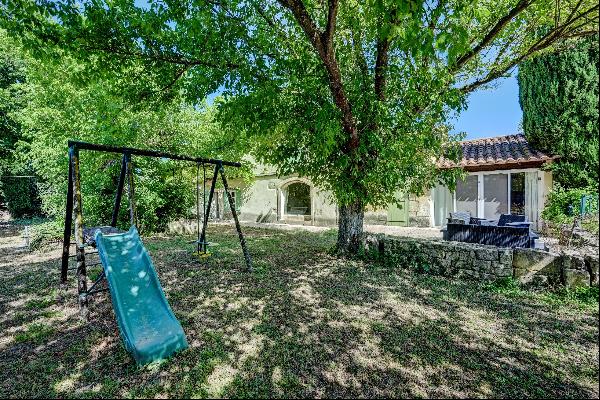 Mas Provencal  with 6 bedrooms and large garden