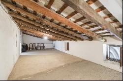 Manor house of 1300m2 with 100.000 m2 of vineyards at 20 minutes from Sitges.