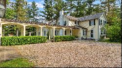 Beautifully Restored Modern Farmhouse on 6 Acres, Near Stockbridge and Lenox