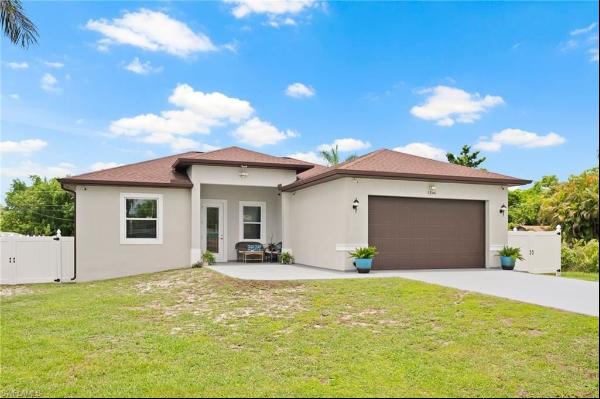 3196 Connecticut AVE, Naples FL 34112