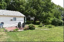 426 E Locust Street, Watseka IL 60970