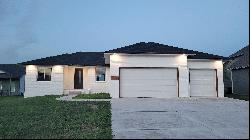 156 S BlueBells Cir, Garden Plain KS 67050