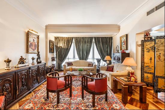 Duplex - Penthouse in Almagro with elegant period details