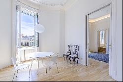 Spectacular corner penthouse of large dimensions in Eixample Derecho