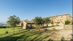 Borgo Marchese with dramatic lake views, Tuoro sul Trasimeno - Umbria