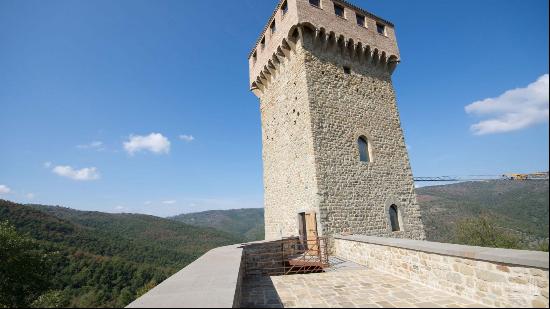 Heritage Castle with watchtower, Passignano sul Trasimeno – Umbria