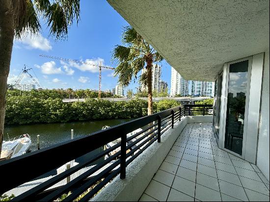 3500 Mystic Pointe Dr, #405, Aventura, FL