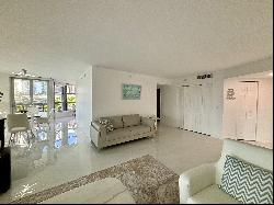 3500 Mystic Pointe Dr, #405, Aventura, FL