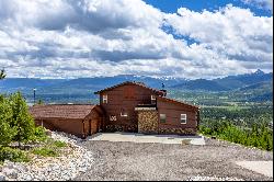 The stunning bird's-eye view from this 3-bed, 3 bath retreat is unforgettable!