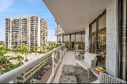 3610 Yacht Club Dr, #813, Aventura, FL