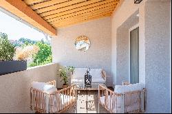 Cassis, City Center - Renovated 3-Room Apartment