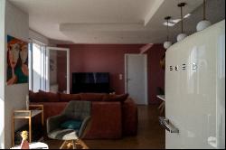 Top floor apartment with terrace in Lagord.