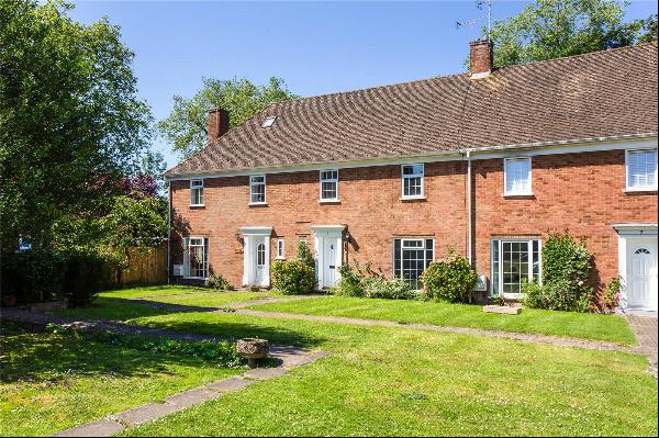 Westwell Court, Tenterden, Kent, TN30 6TS