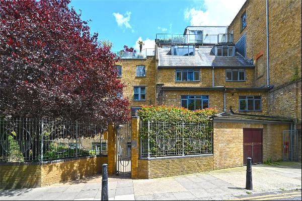 Gowers Walk, London, E1 8BH