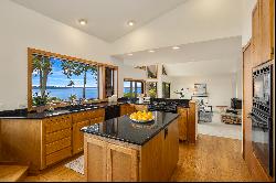 12410 Sunrise Dr NE, Bainbridge Island, WA 98110