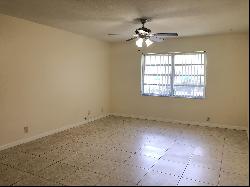 5811 NE 14th Road #4, Fort Lauderdale FL 33334