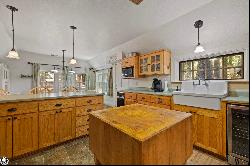 126 Rustic Road, Pinecrest CA 95364